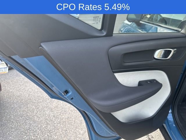 Certified 2023 Volvo XC40 B5 Ultimate w/ Protection Package Premier AWD/4WD image 17