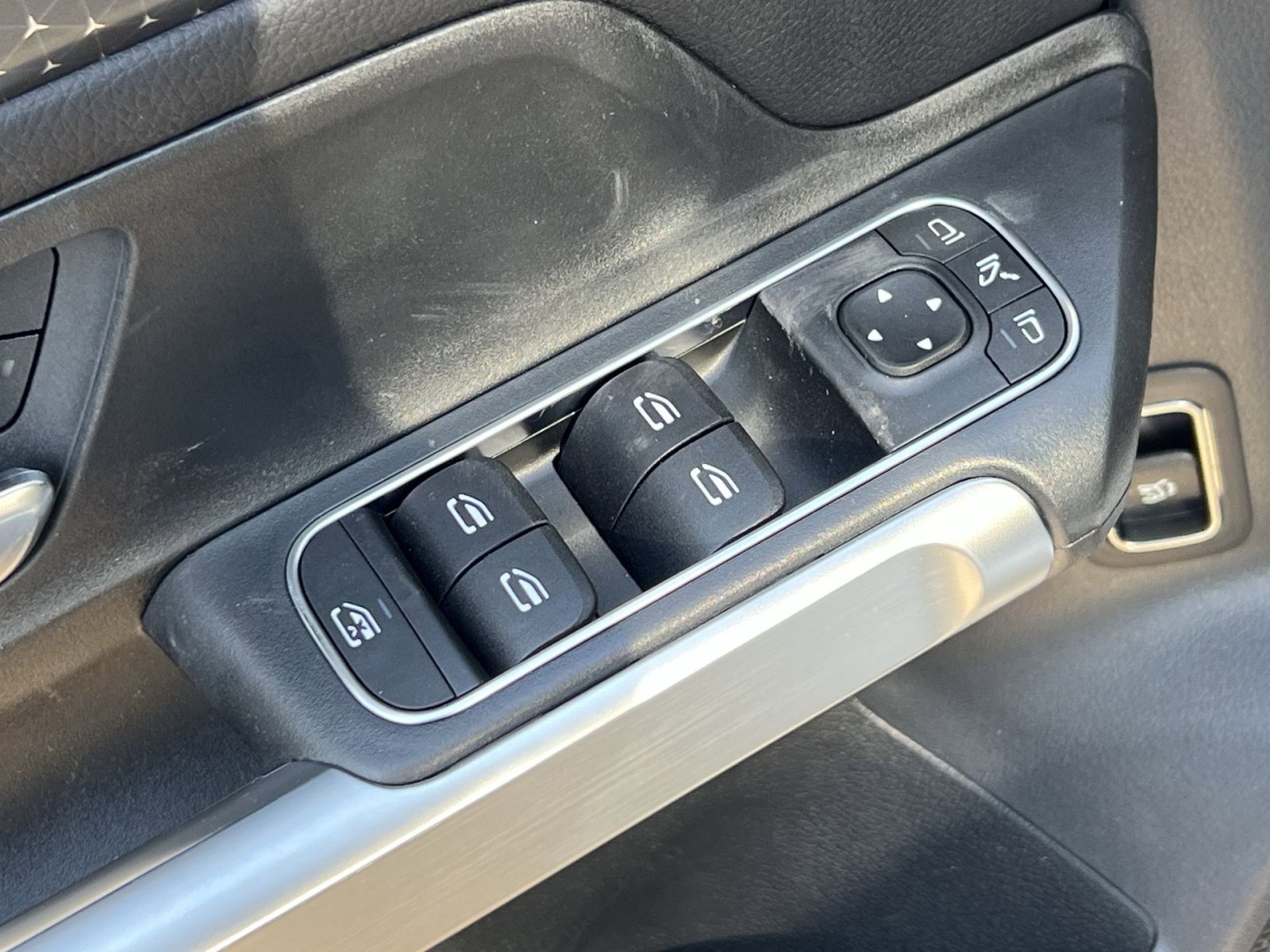 New 2026 Mercedes-Benz GLB 250 4MATIC image 13