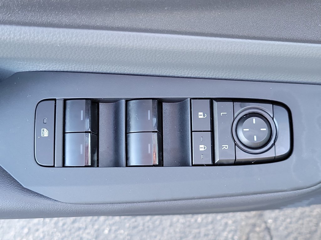 Used 2026 Toyota Prius LE FWD image 22