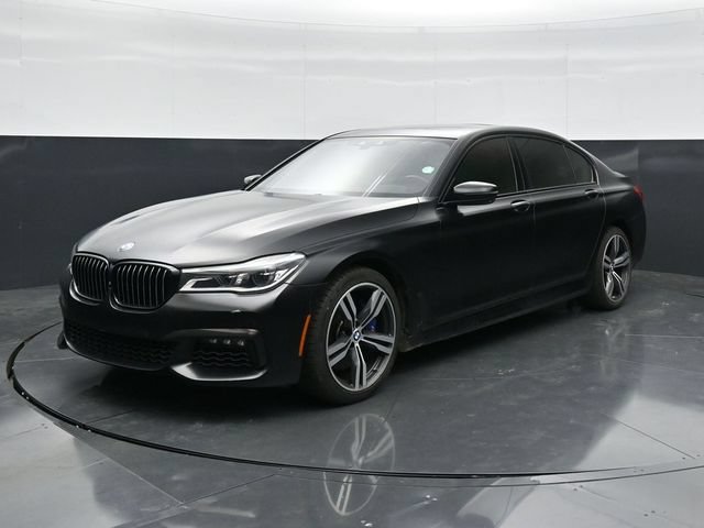 Used 2018 BMW 750i w/ Executive Package RWD image 5