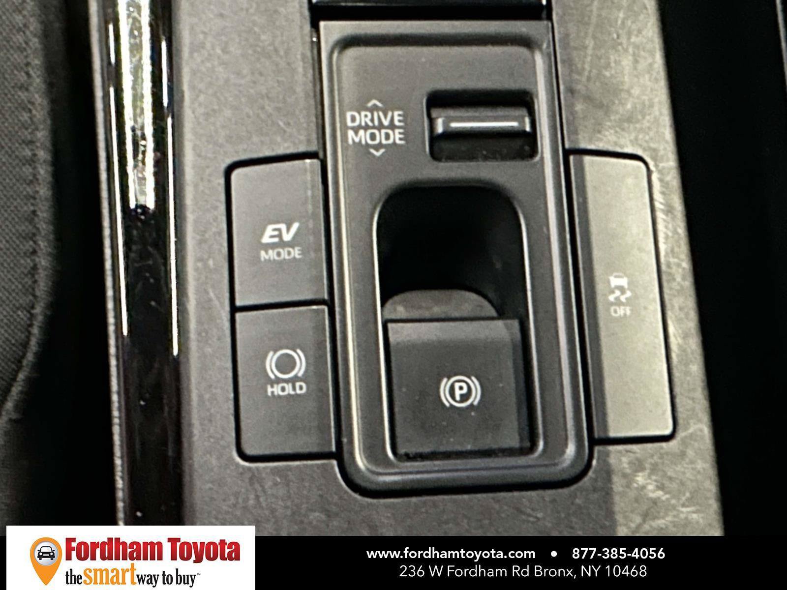 Certified 2024 Toyota Prius LE AWD/4WD image 26