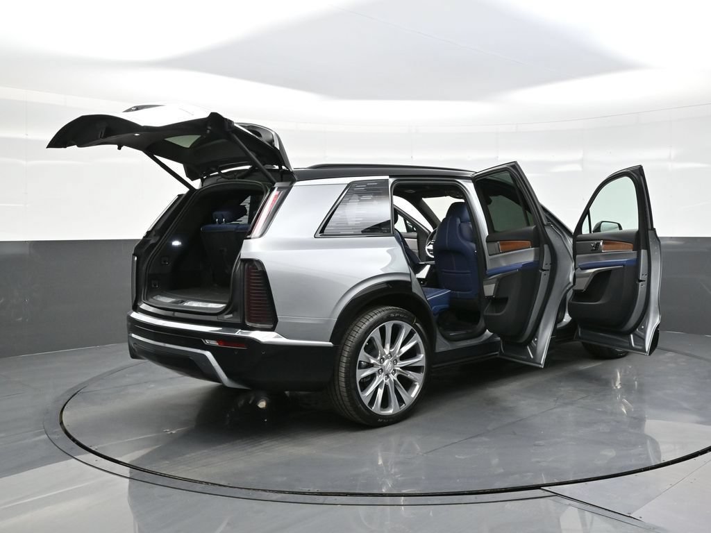 New 2026 Cadillac Vistiq Premium Luxury w/ LPO, Floor Liner Package AWD/4WD image 39