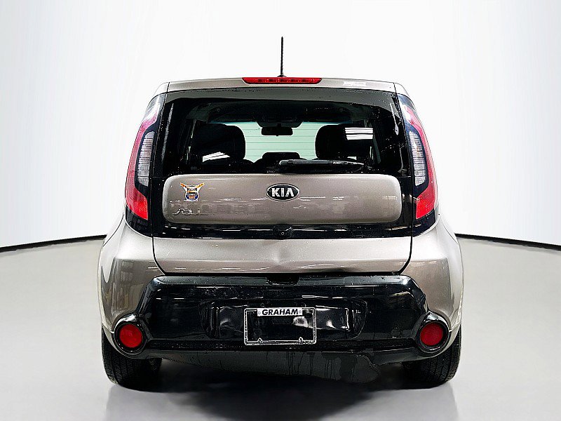 Used 2016 Kia Soul + image 6
