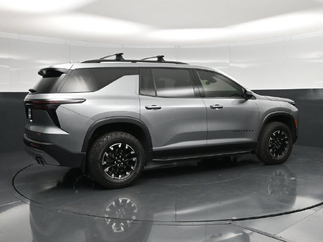 Used 2025 Chevrolet Traverse Z71 w/ Driver Confidence Package AWD/4WD image 2