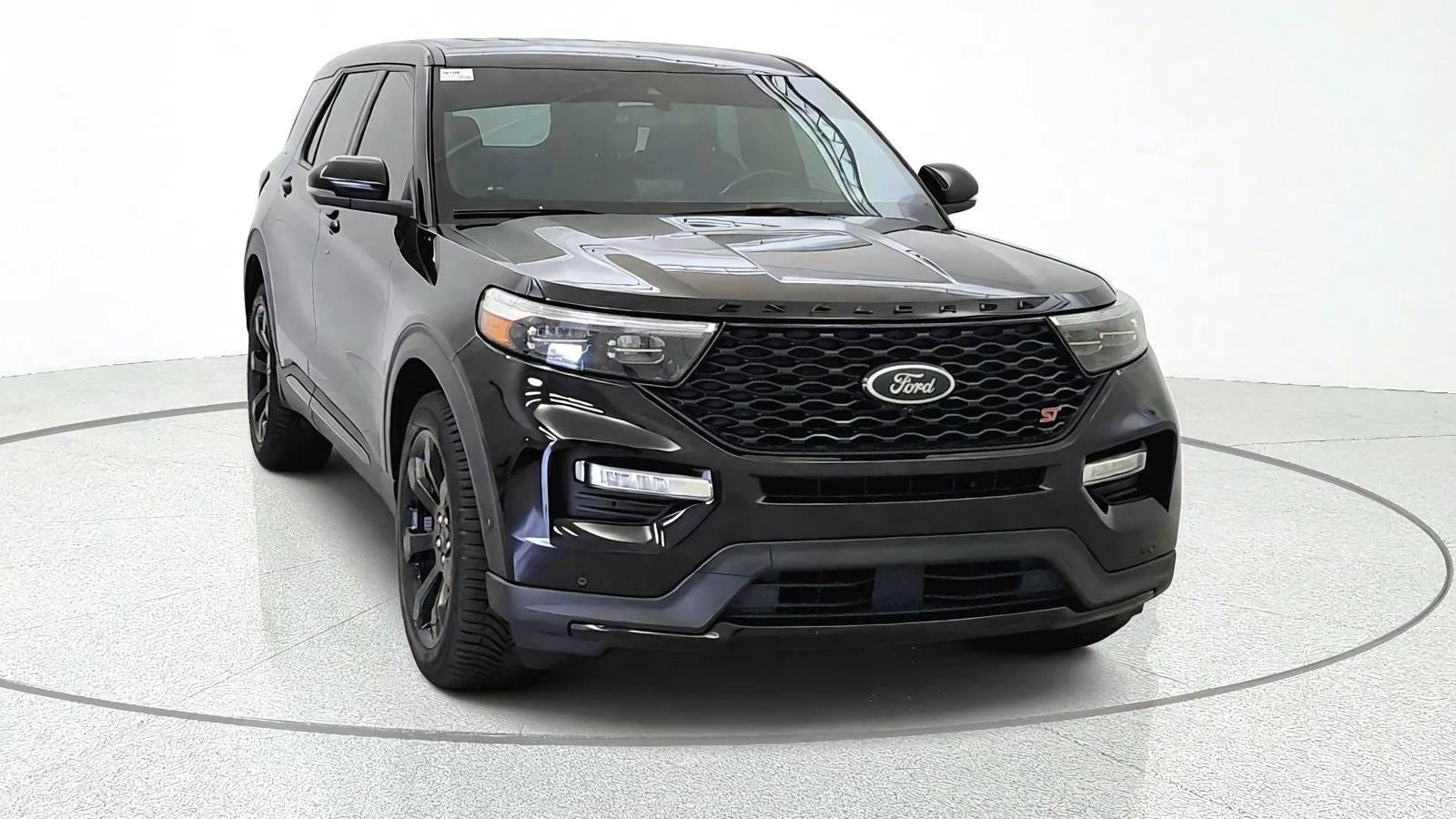 Used 2022 Ford Explorer ST w/ Equipment Group 401A AWD/4WD image 2