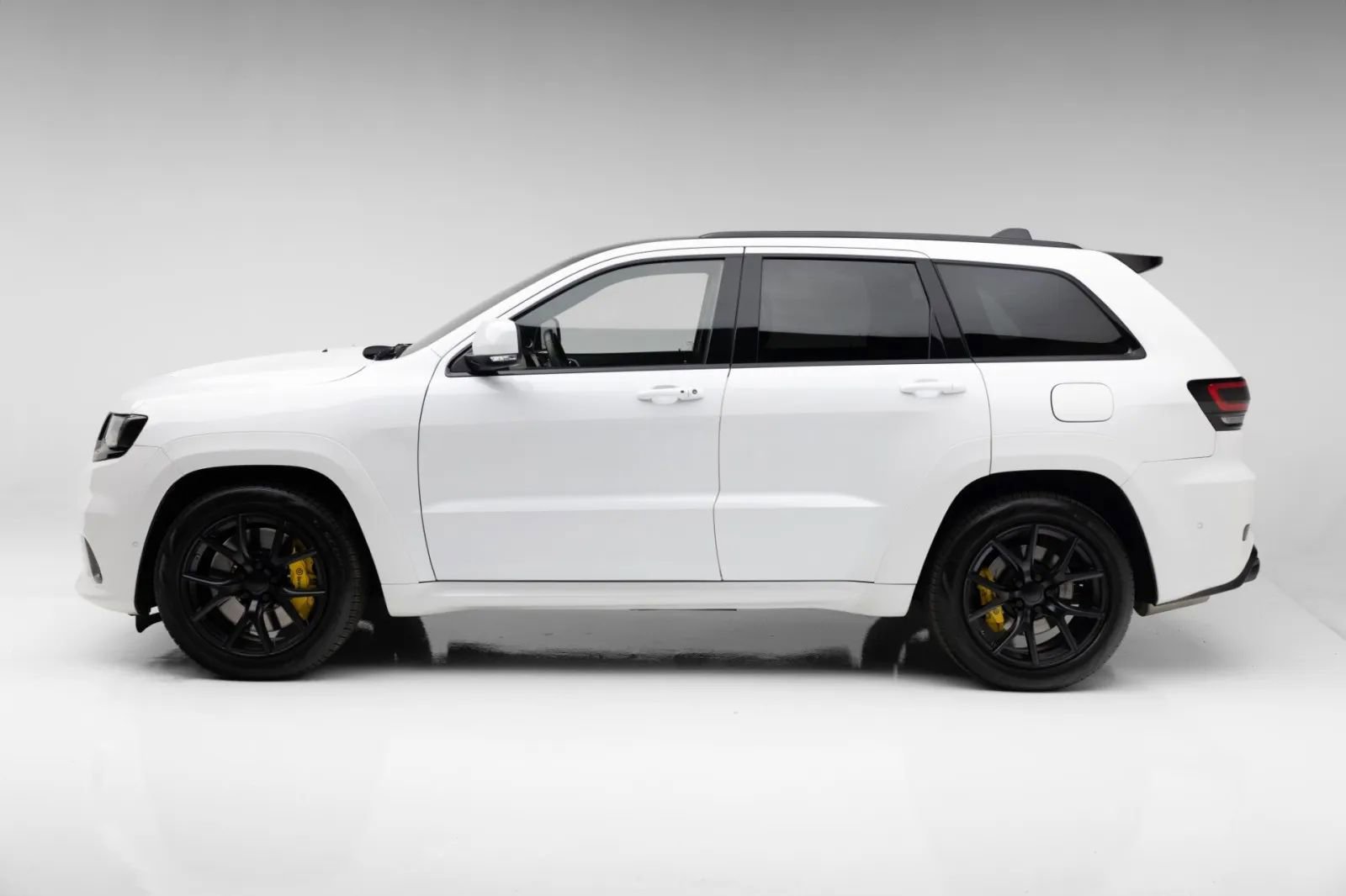 Used 2020 Jeep Grand Cherokee Trackhawk AWD/4WD image 13