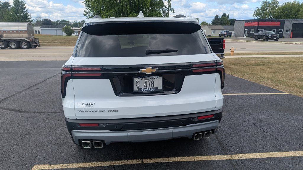 Used 2026 Chevrolet Traverse LT AWD/4WD image 5