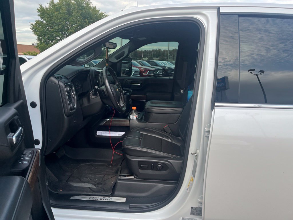 Used 2020 Chevrolet Silverado 3500 High Country w/ Z71 Off-Road Package AWD/4WD image 6