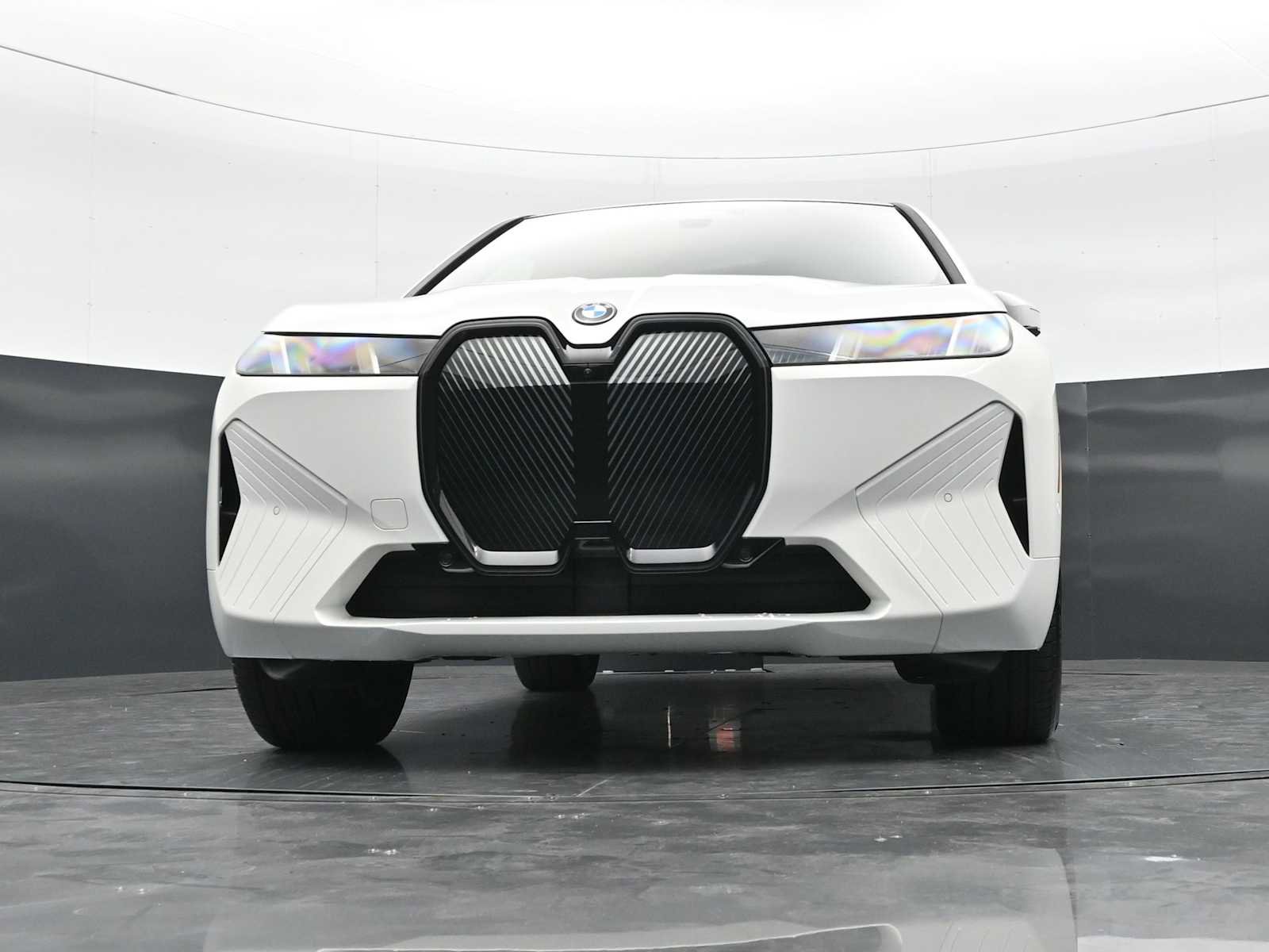 New 2026 BMW iX xDrive60 AWD/4WD image 18