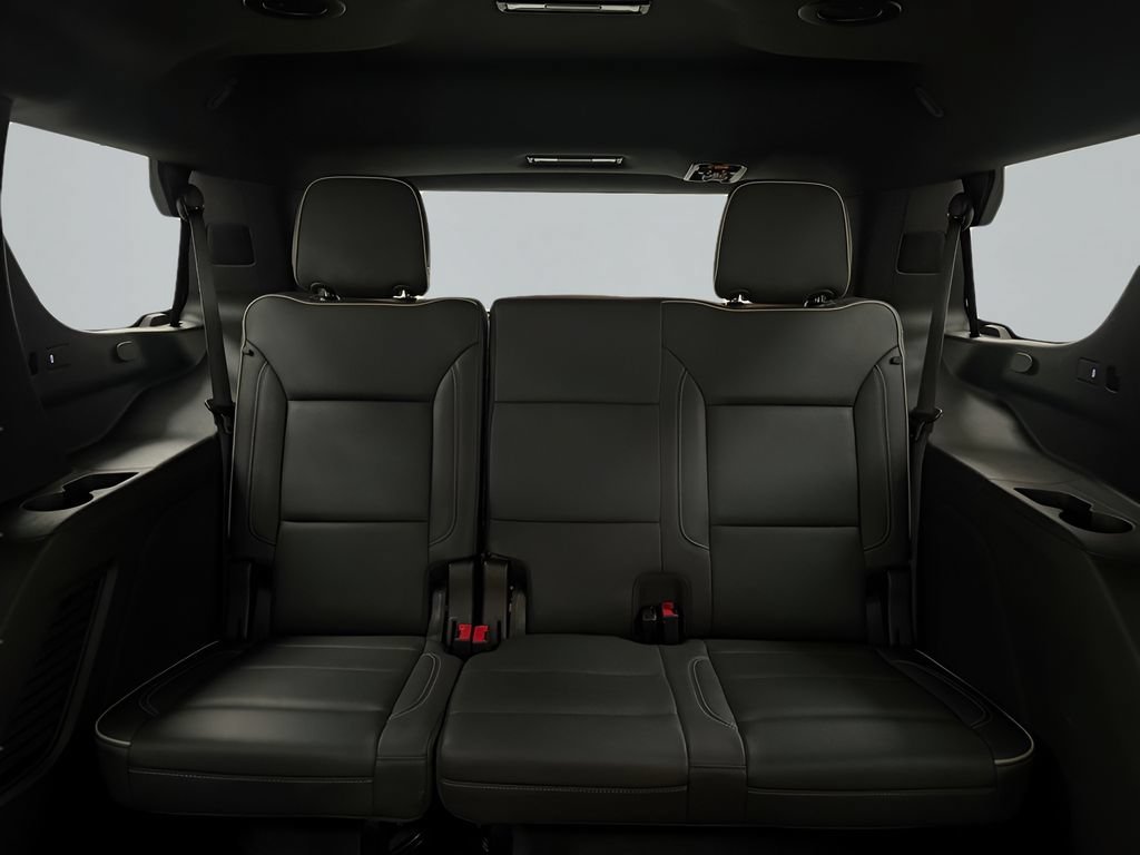Used 2024 GMC Yukon SLT AWD/4WD image 16