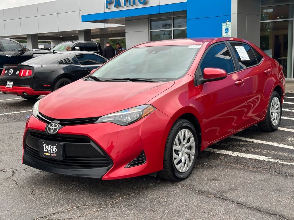 Used 2018 Toyota Corolla LE FWD image 3
