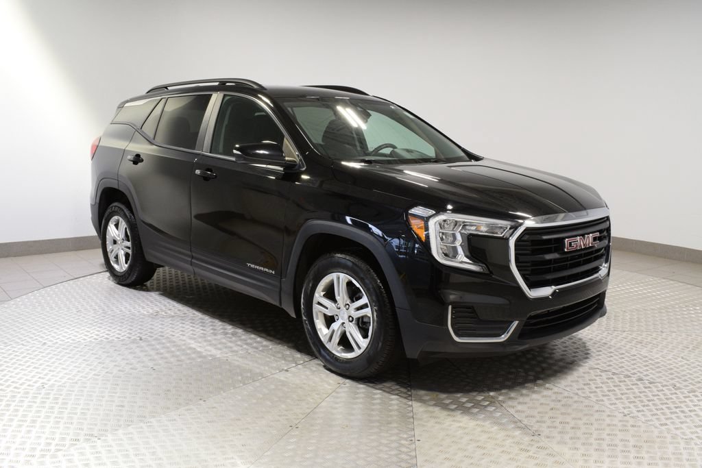 Used 2022 GMC Terrain SLE w/ Driver Convenience Package AWD/4WD image 1