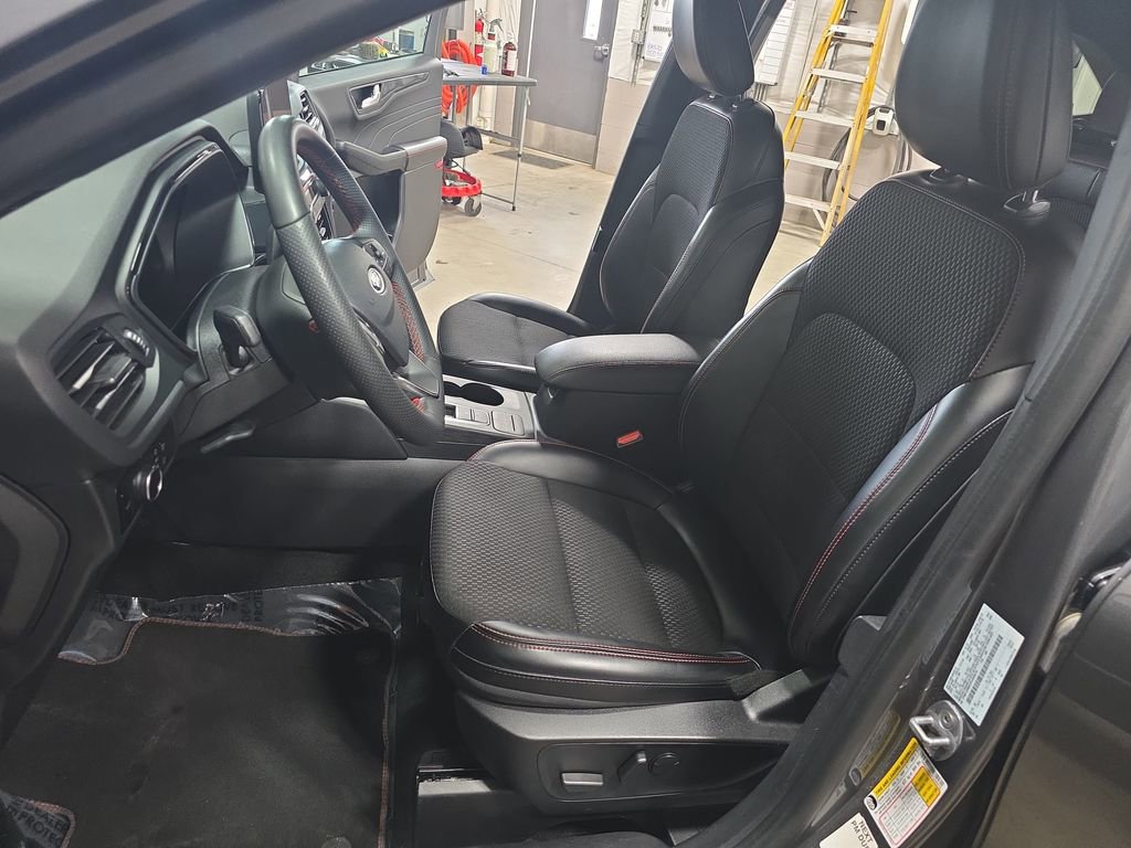 Used 2023 Ford Escape ST-Line FWD image 8
