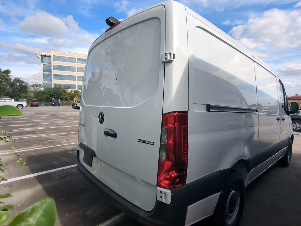 Used 2025 Mercedes-Benz Sprinter 2500 image 14