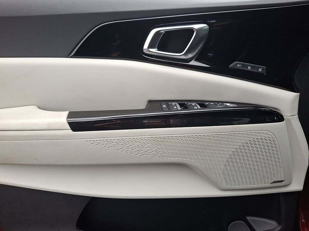 Used 2024 Kia Carnival SX Prestige image 13