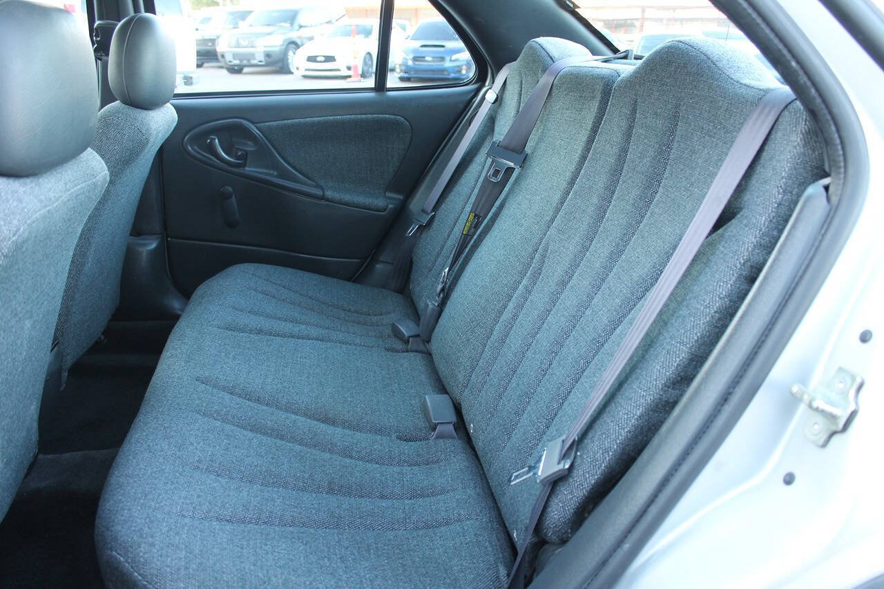Used 2005 Chevrolet Cavalier Sedan w/ Preferred Equipment Group FWD image 23