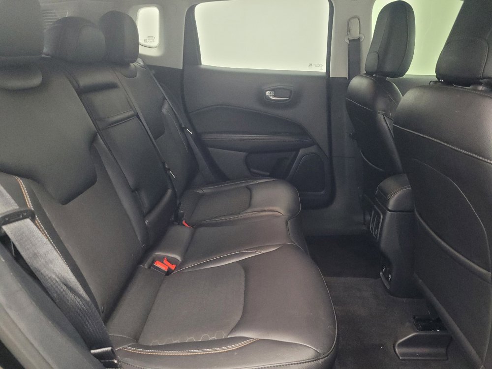 Used 2018 Jeep Compass Latitude w/ Popular Equipment Group FWD image 19