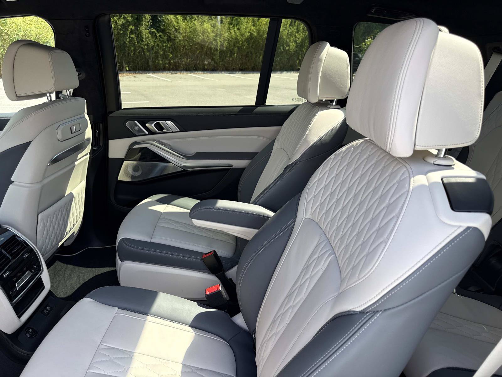 Used 2023 BMW X7 M60i w/ Executive Package AWD/4WD image 11