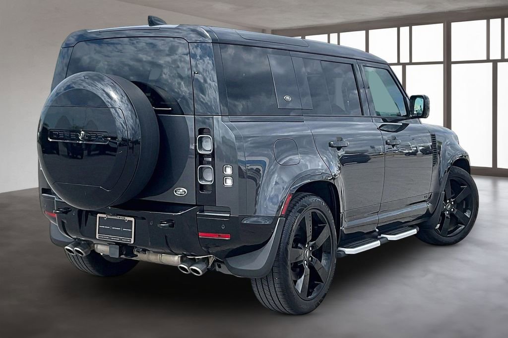 Used 2023 Land Rover Defender 110 V8 AWD/4WD image 2