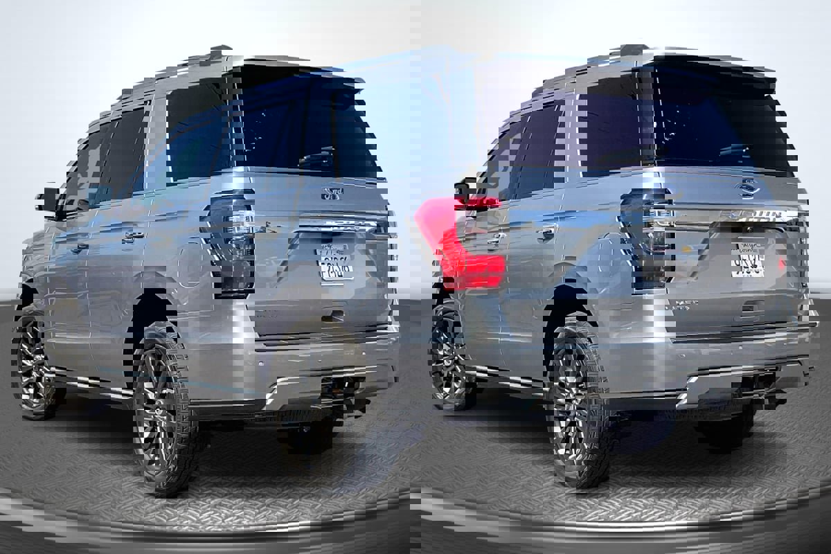 Used 2020 Ford Expedition Limited image 2