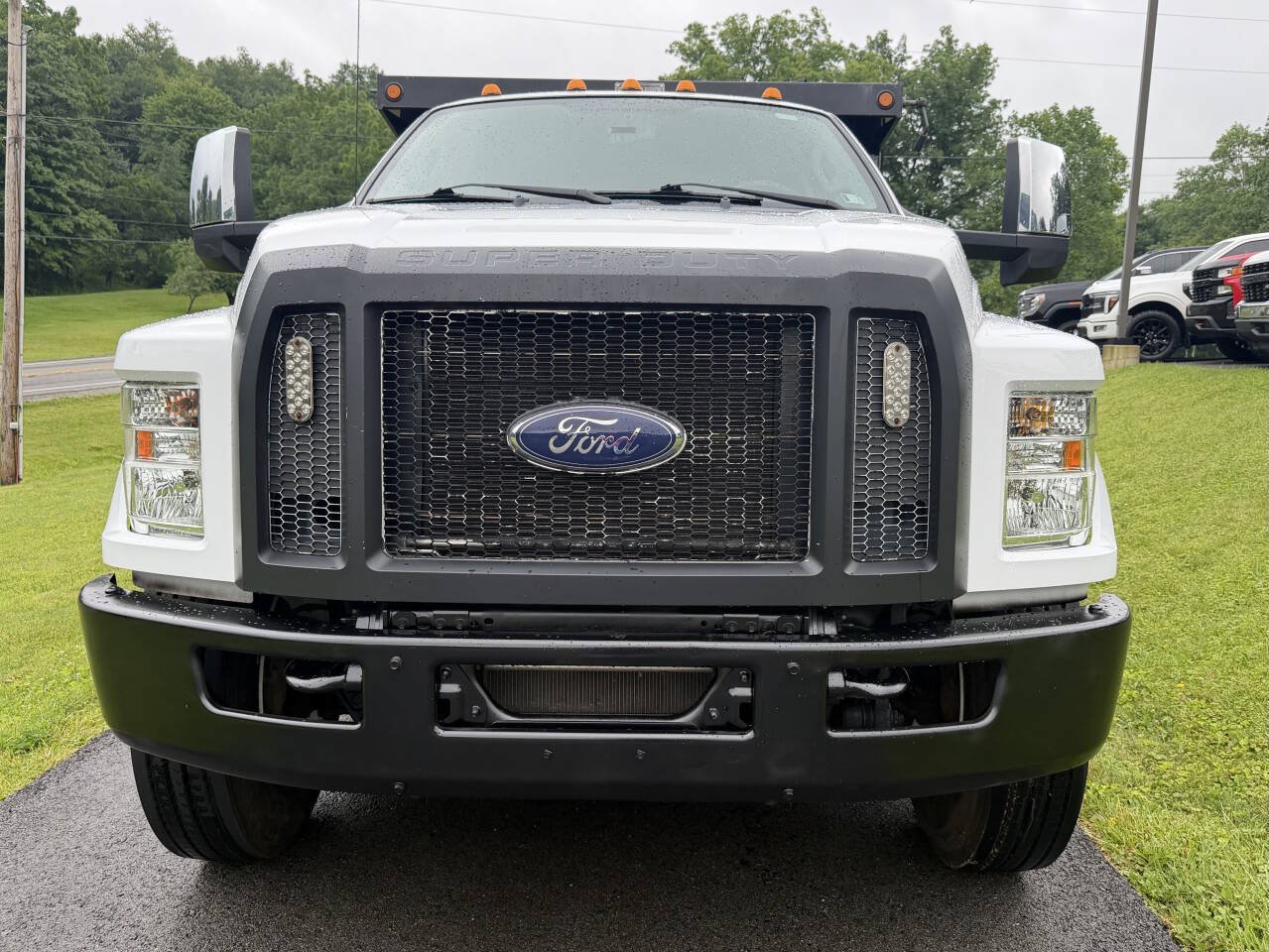 Used 2017 Ford F650 2WD SuperCab Super Duty image 3