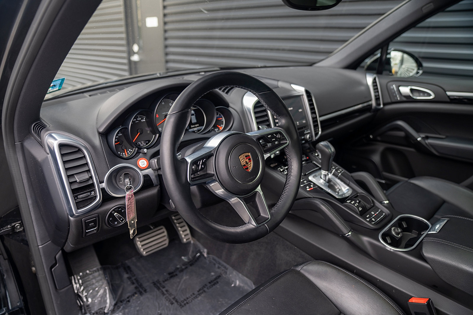 Used 2017 Porsche Cayenne S image 4