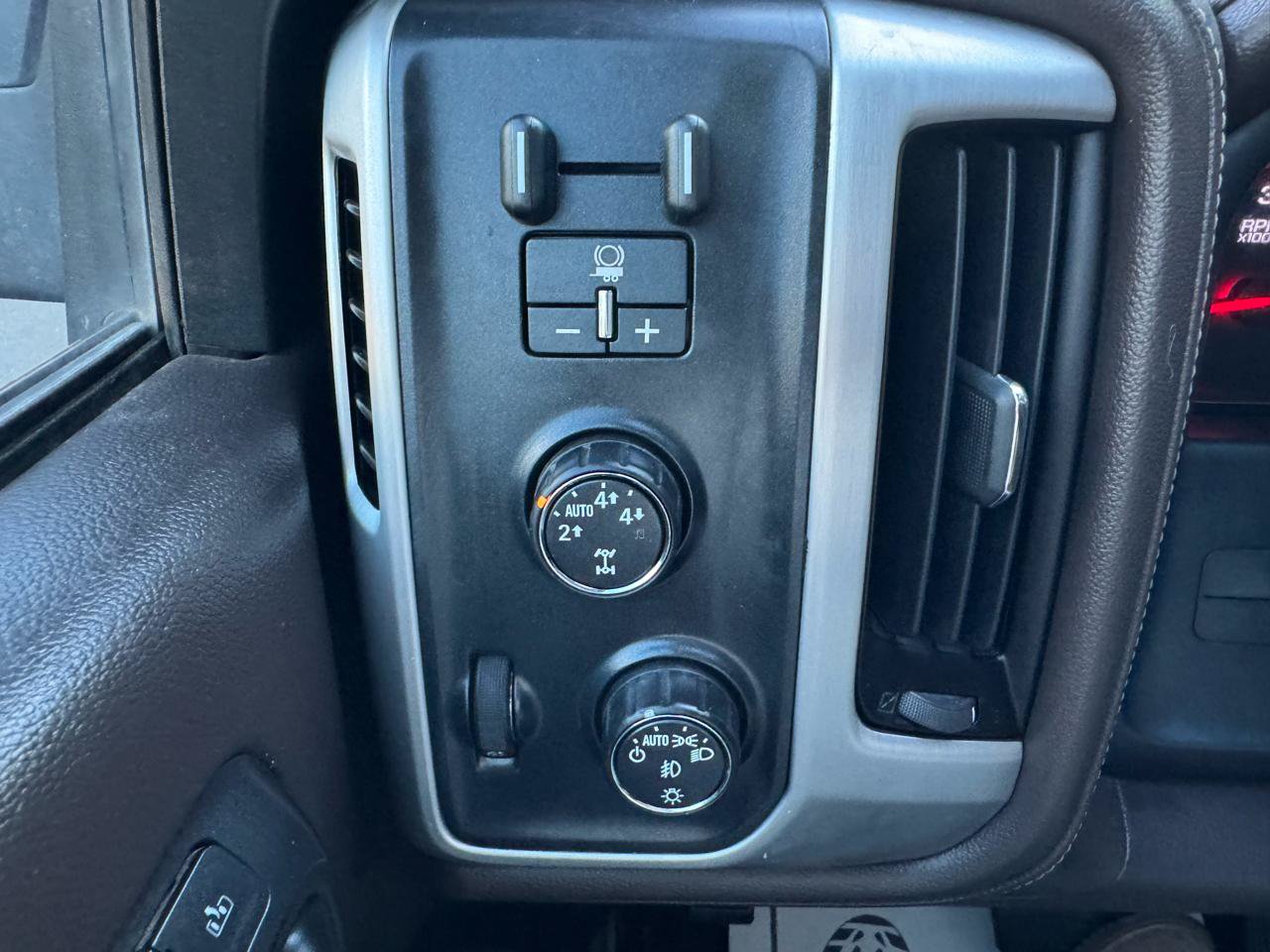 Used 2015 GMC Sierra 1500 SLT w/ SLT Crew Cab Value Package AWD/4WD image 46