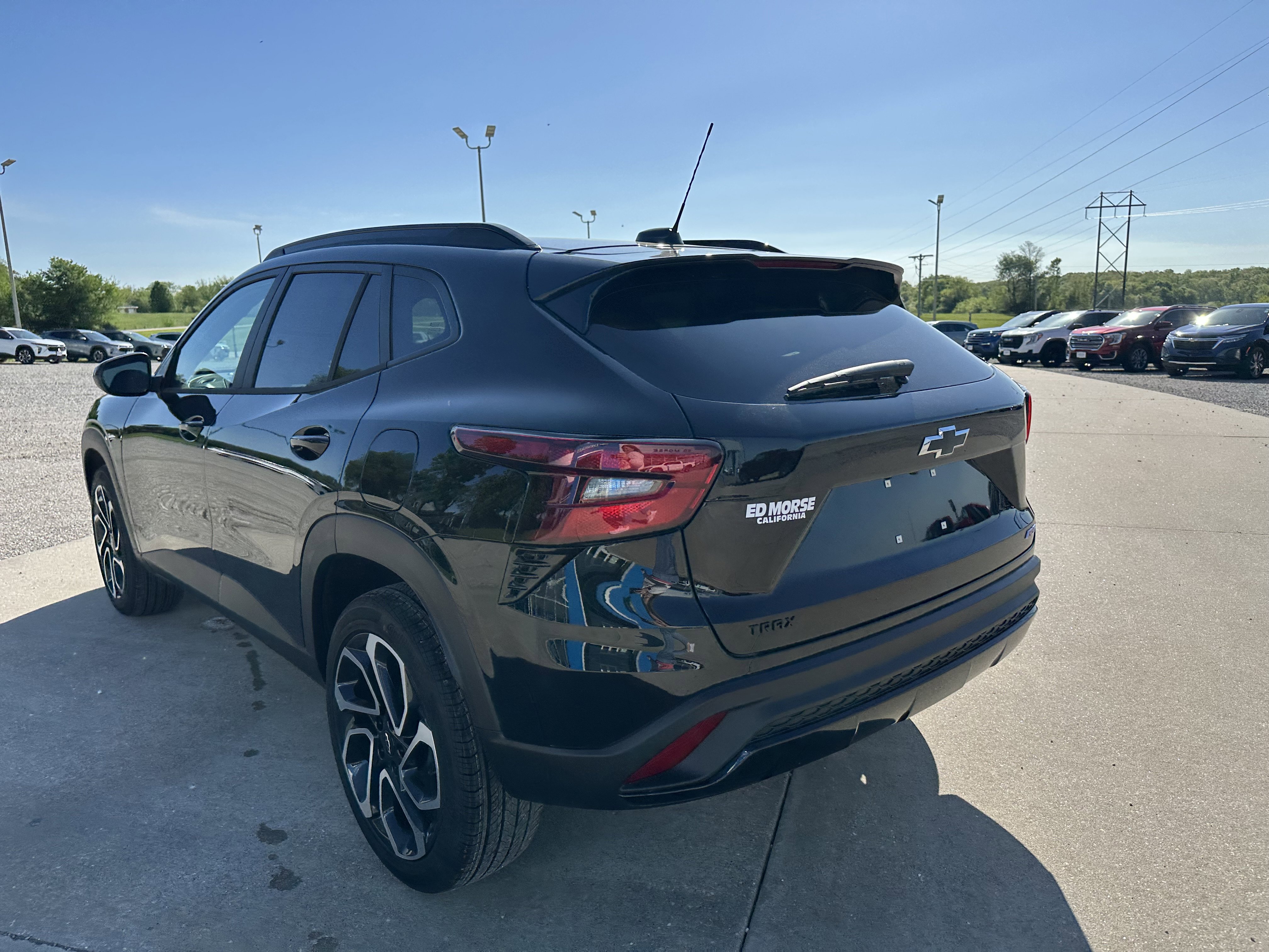 New 2026 Chevrolet Trax RS w/ Sunroof Package FWD image 7