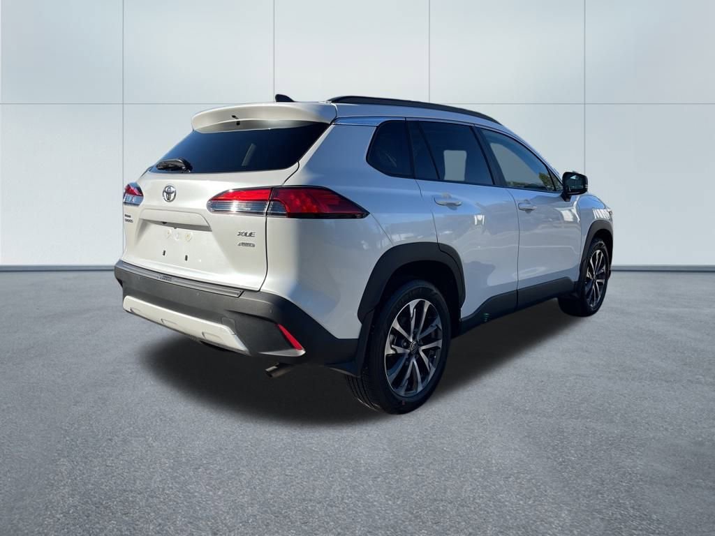 Certified 2025 Toyota Corolla Cross XLE image 5