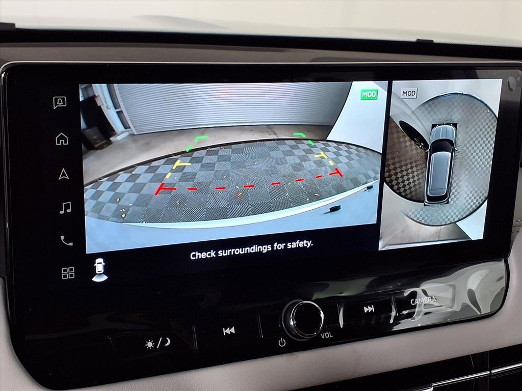 New 2025 Mitsubishi Outlander SE image 16