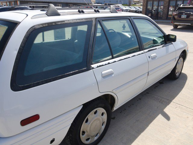 Used 1995 Ford Escort LX image 9
