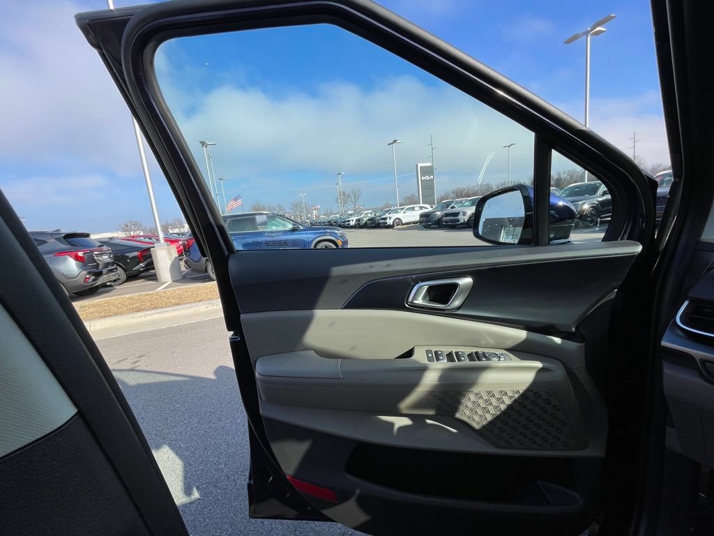 New 2026 Kia Carnival FWD image 20