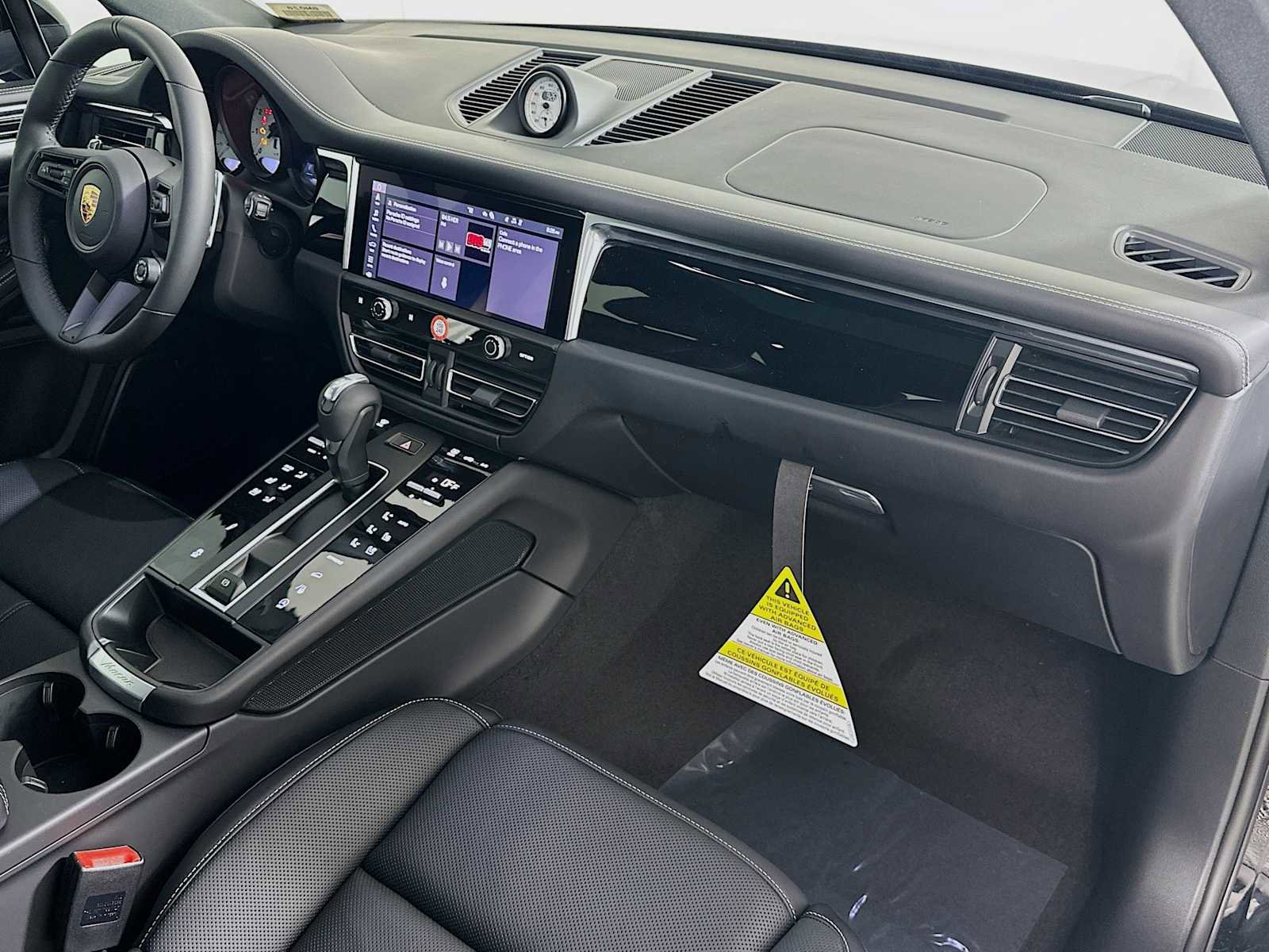 New 2026 Porsche Macan Turbo image 30