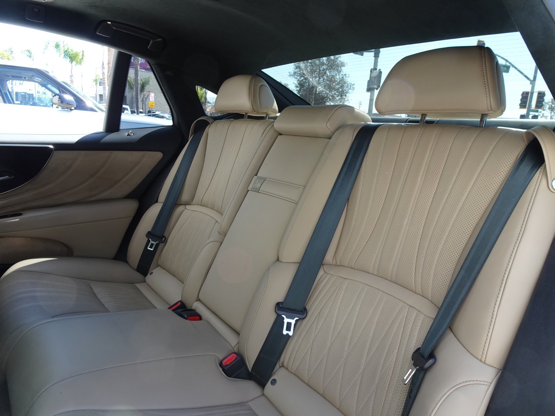 Used 2021 Lexus LS 500 RWD image 16