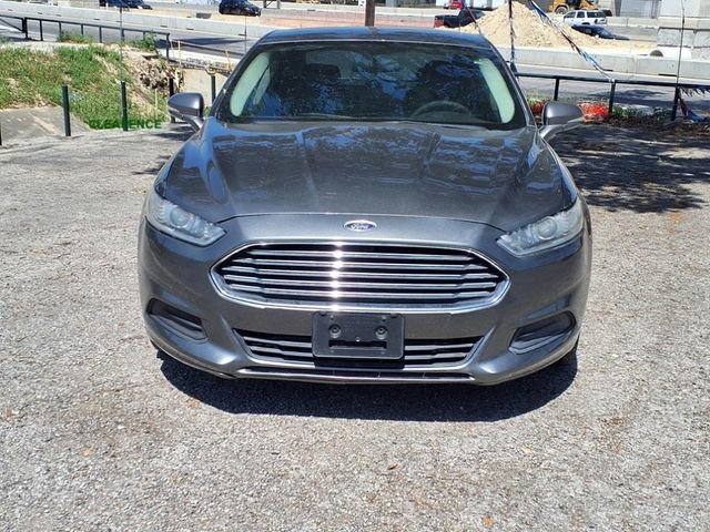Used 2014 Ford Fusion SE FWD image 2