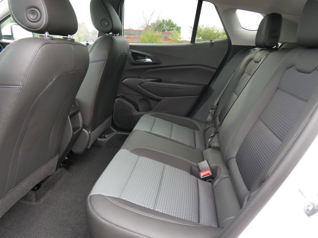 New 2026 Chevrolet Trax LT w/ Driver Confidence Package image 12
