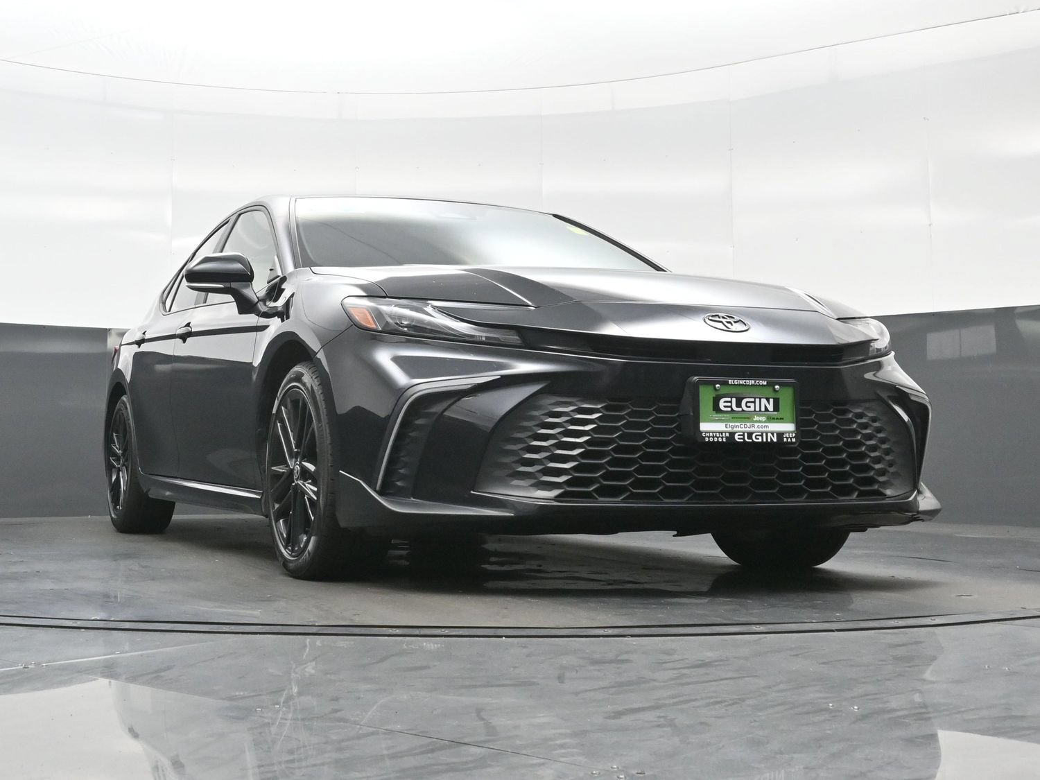 Used 2025 Toyota Camry SE AWD/4WD image 36