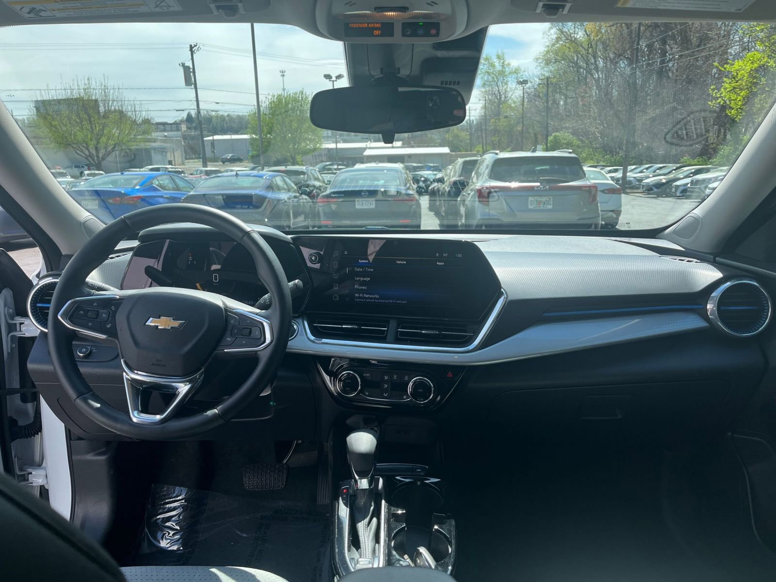 Used 2025 Chevrolet Trax LT w/ LT Convenience Package FWD image 28