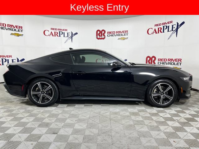 Used 2024 Ford Mustang Coupe RWD image 9