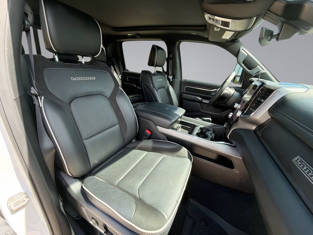 Used 2025 RAM 1500 Laramie w/ Sport Appearance Package AWD/4WD image 16