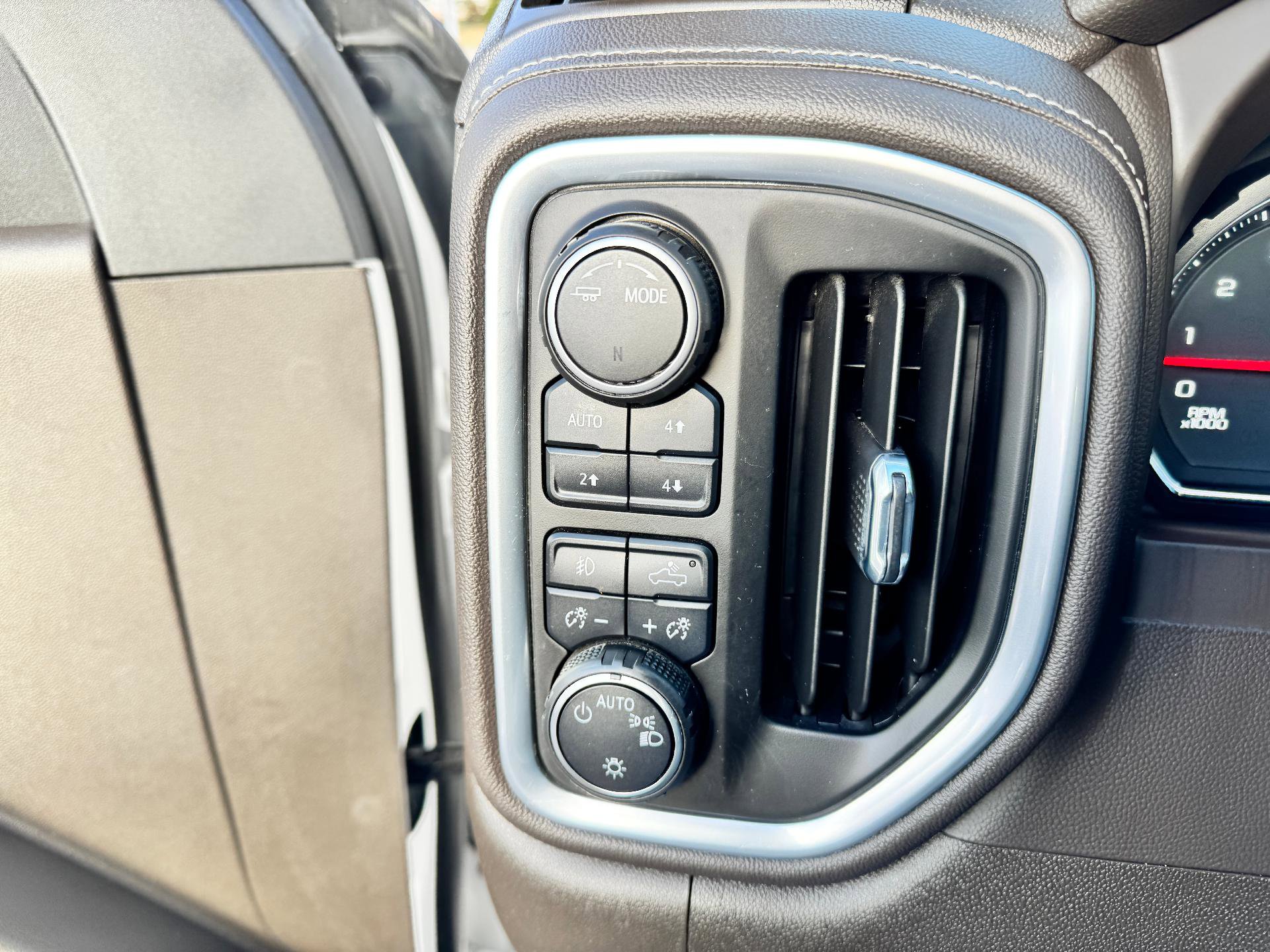 Used 2022 Chevrolet Silverado 1500 LT Trail Boss w/ Convenience Package II image 24