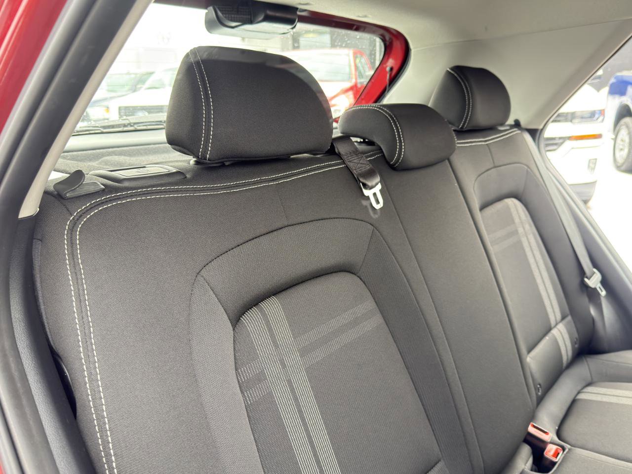 Used 2024 Hyundai Venue SEL FWD image 34