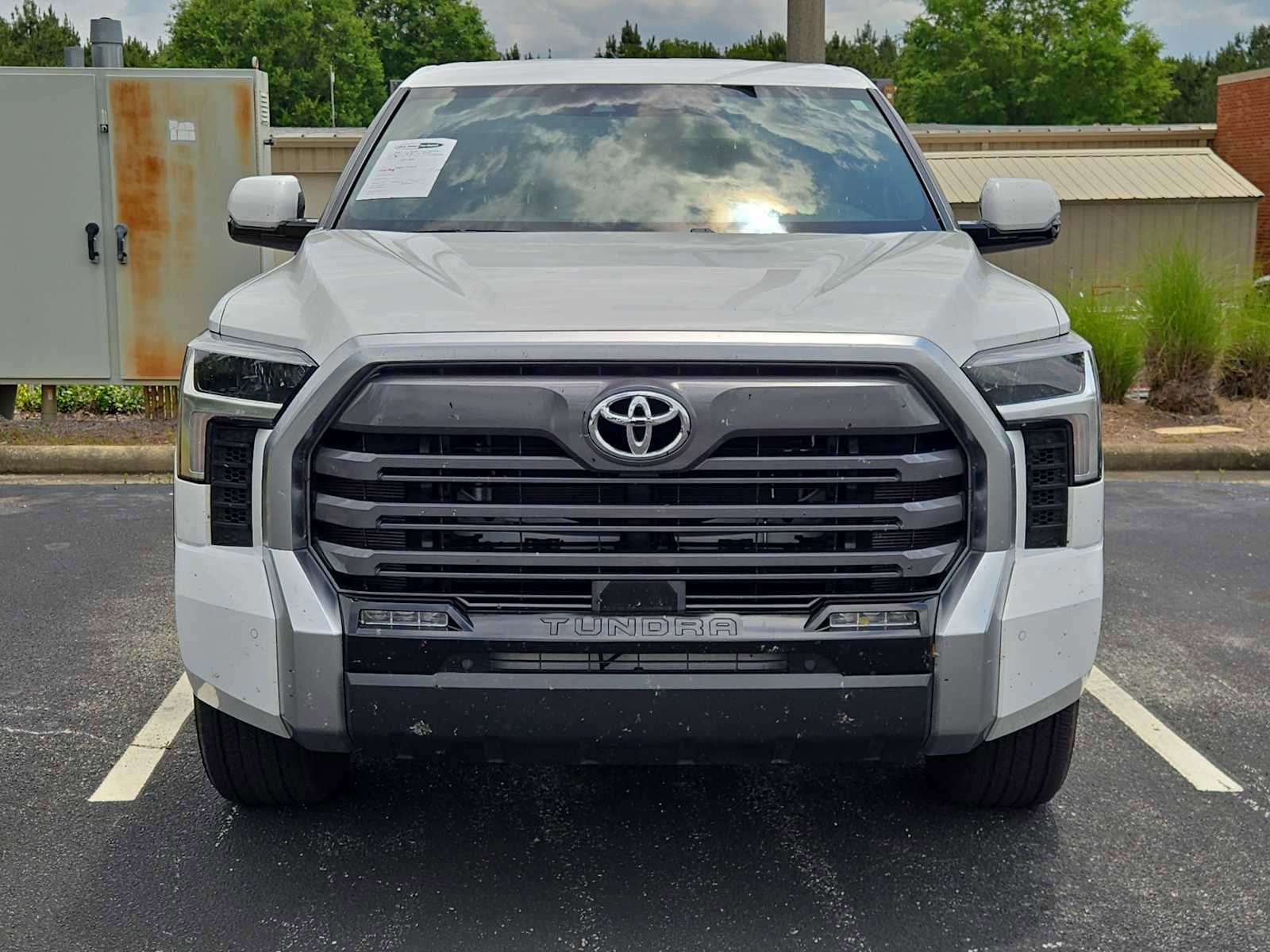 Used 2025 Toyota Tundra Limited AWD/4WD image 5