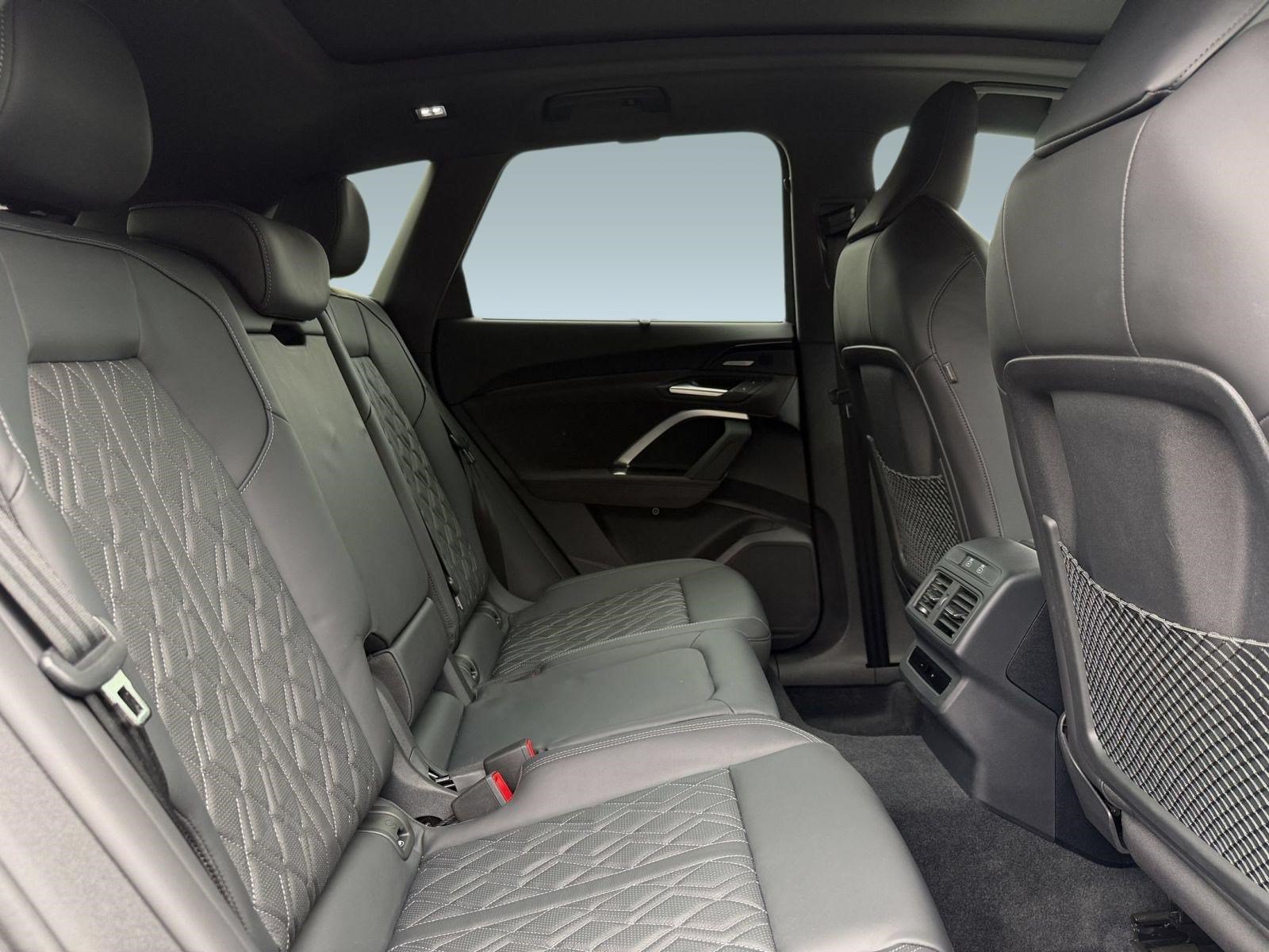 Used 2025 Audi SQ5 Premium Plus AWD/4WD image 31