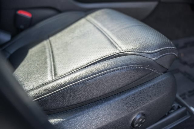 Used 2023 Mercedes-Benz GLC 300 4MATIC image 34