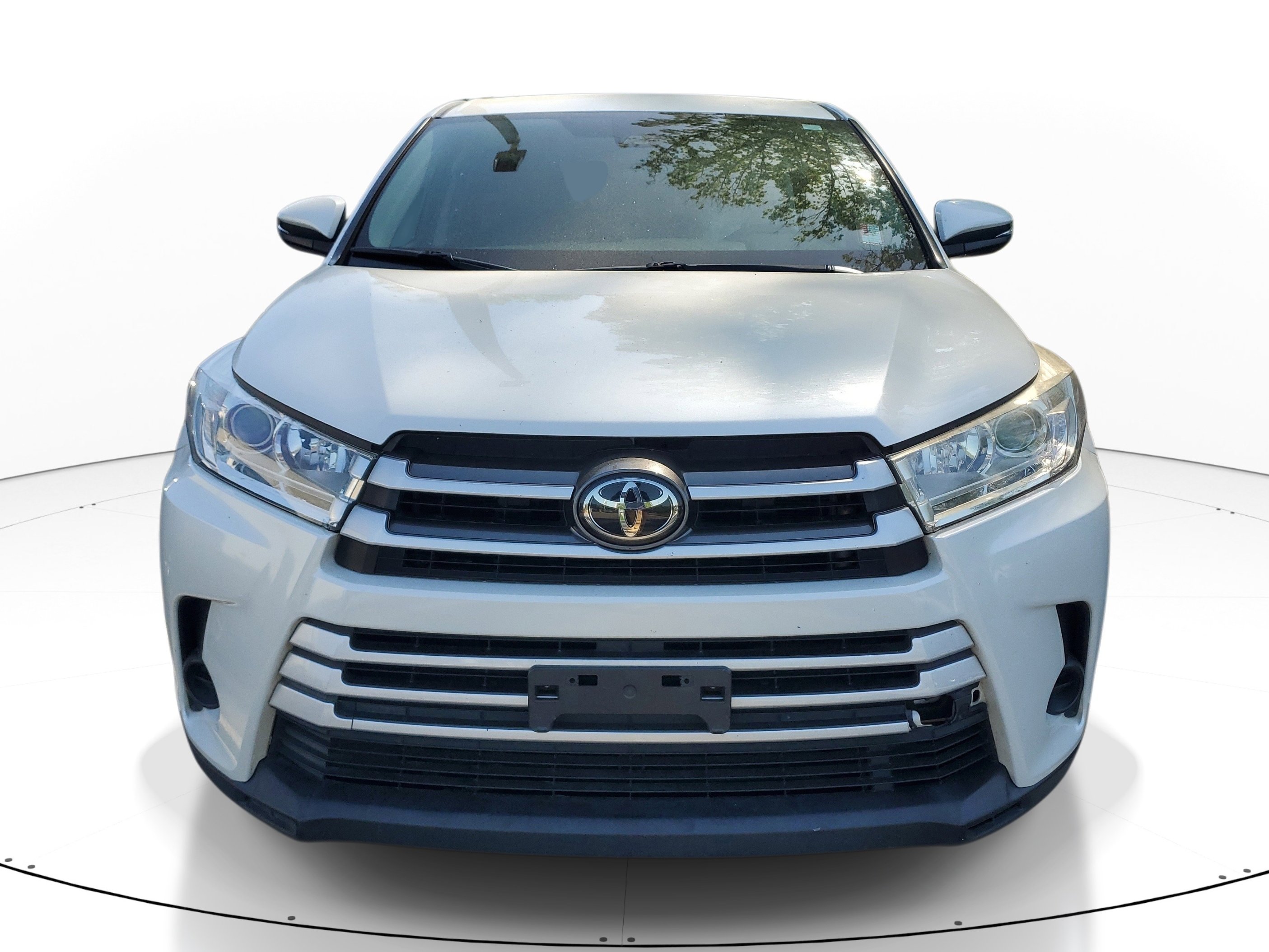 Used 2019 Toyota Highlander LE FWD video 2