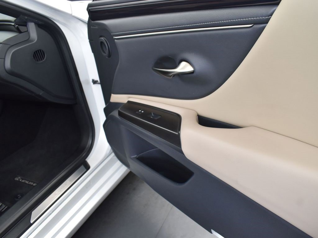 Used 2019 Lexus ES 350 image 23
