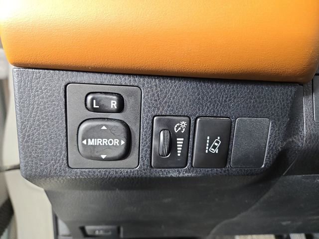 Used 2018 Toyota RAV4 Limited w/ Protection Package FWD image 29