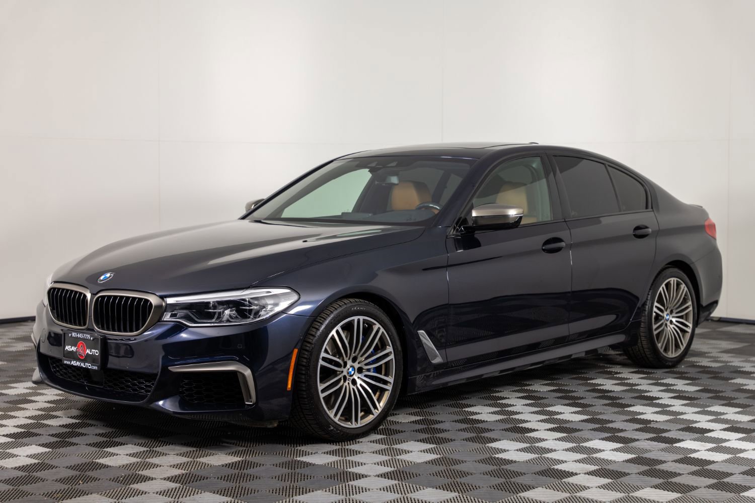 Used 2019 BMW M550i xDrive AWD/4WD image 1