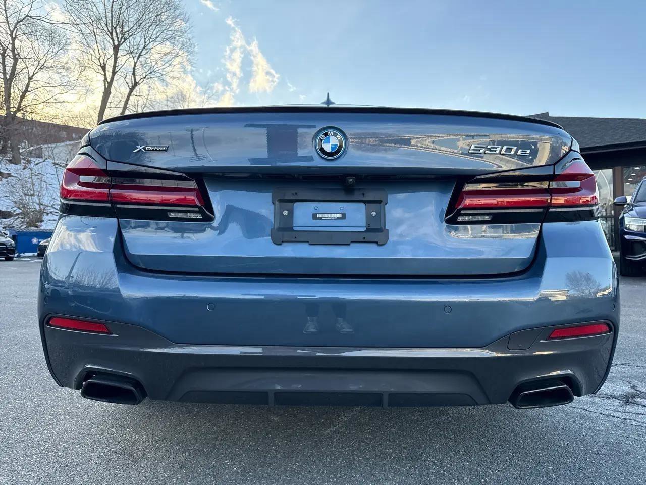 Used 2023 BMW 530e xDrive w/ Premium Package image 14